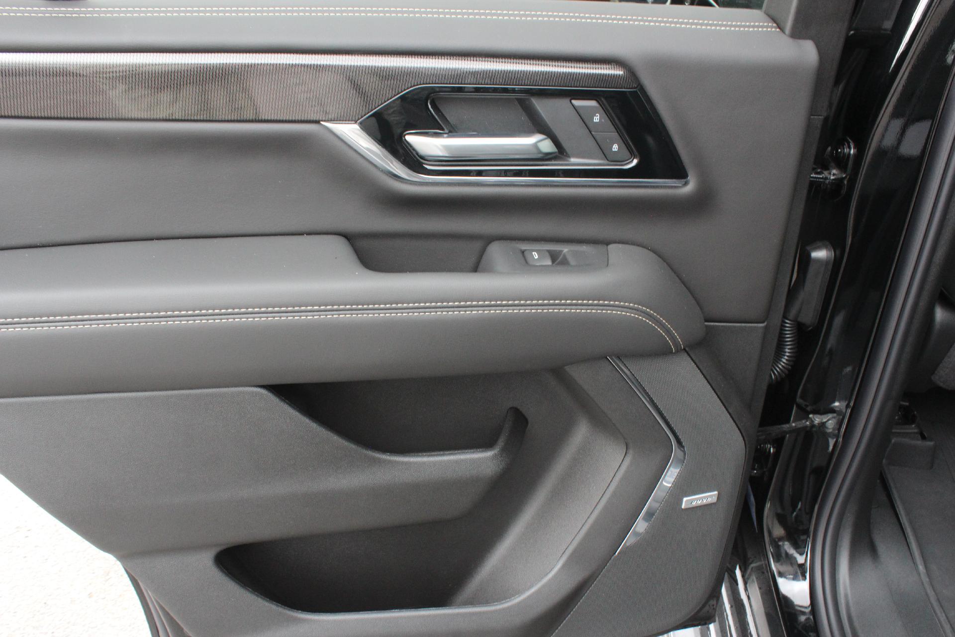 2025 GMC Yukon Vehicle Photo in AURORA, CO 80012-4011