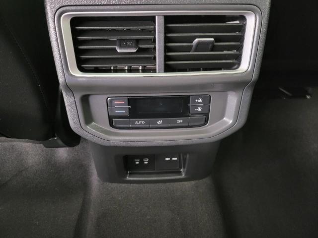 2024 Volkswagen Atlas Vehicle Photo in APPLETON, WI 54914-4656