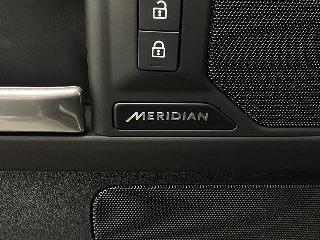 2025 Defender Vehicle Photo in Appleton, WI 54913
