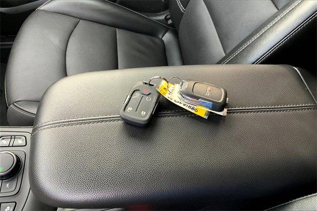 2024 GMC Terrain Vehicle Photo in TOPEKA, KS 66609-0000