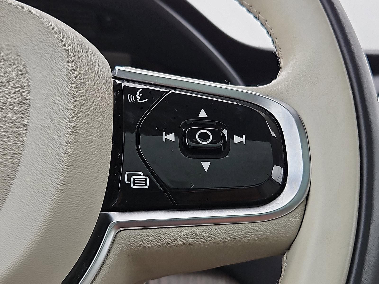 2023 Volvo XC90 Vehicle Photo in Trevose, PA 19053