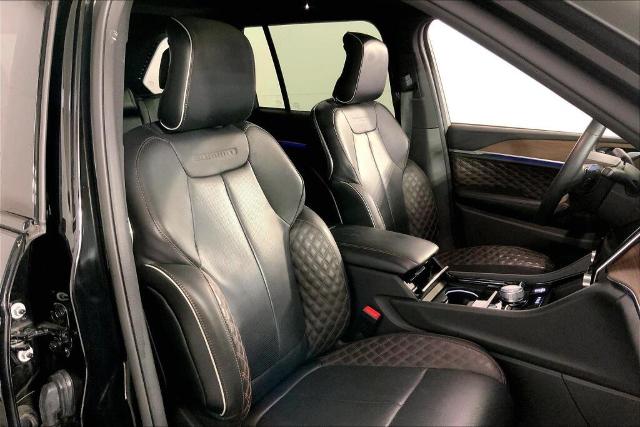 2023 Jeep Grand Cherokee Vehicle Photo in Kansas City, MO 64114