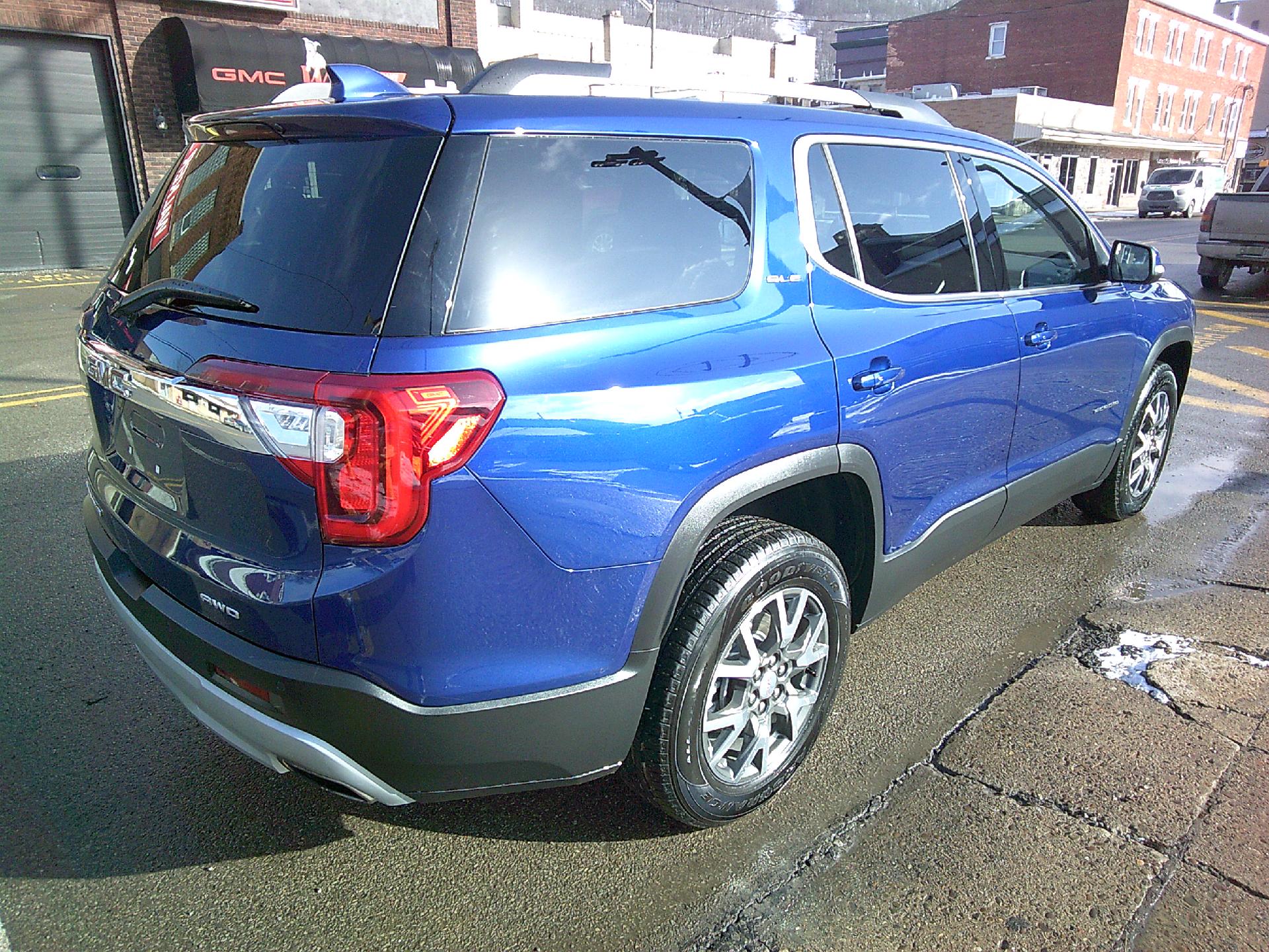 2023 GMC Acadia Vehicle Photo in KITTANNING, PA 16201-1536