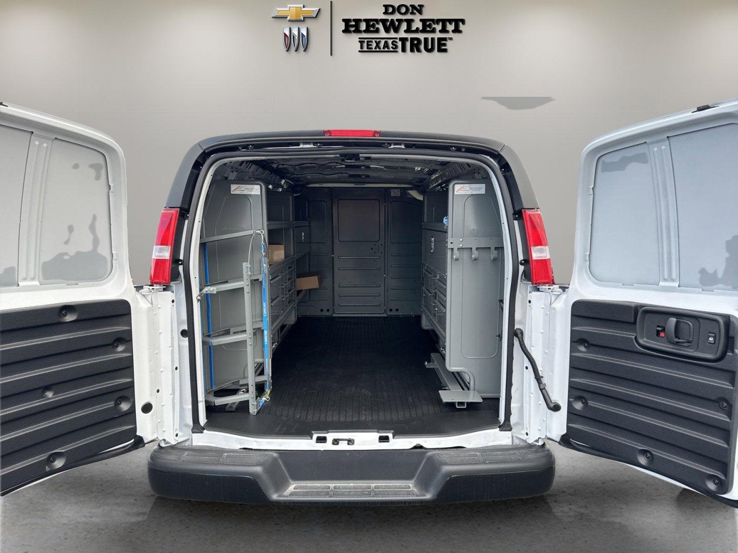 2025 Chevrolet Express Cargo 2500 Vehicle Photo in GEORGETOWN, TX 78626-7508