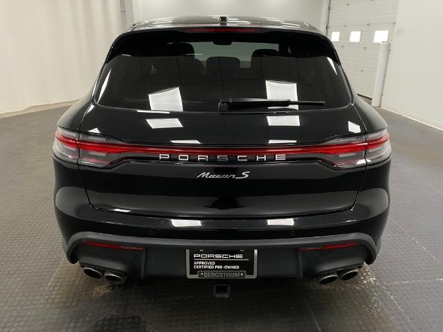 2022 Porsche Macan Vehicle Photo in Appleton, WI 54913