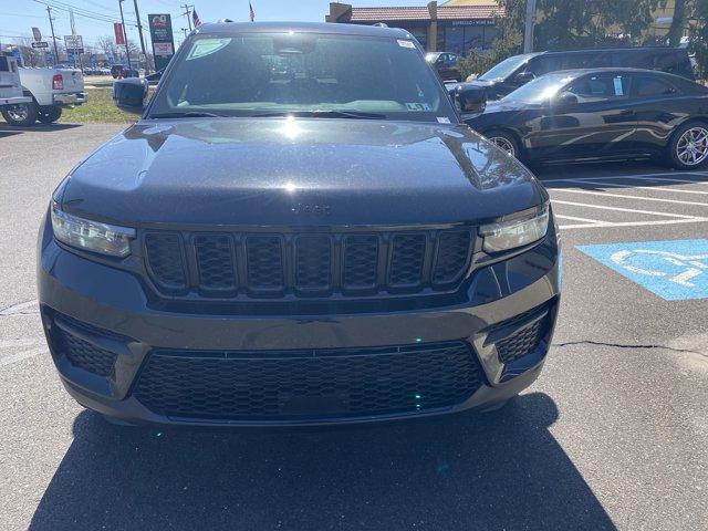 2025 Jeep Grand Cherokee Vehicle Photo in Doylsetown, PA 18901