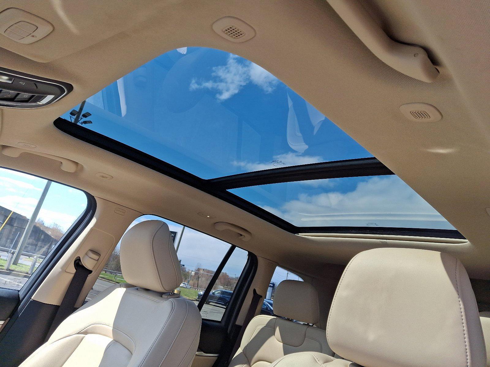2022 Jeep Grand Cherokee Vehicle Photo in Trevose, PA 19053