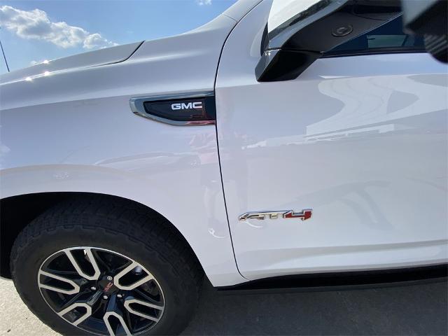 2022 GMC Yukon XL Vehicle Photo in Greenville, TX 75402