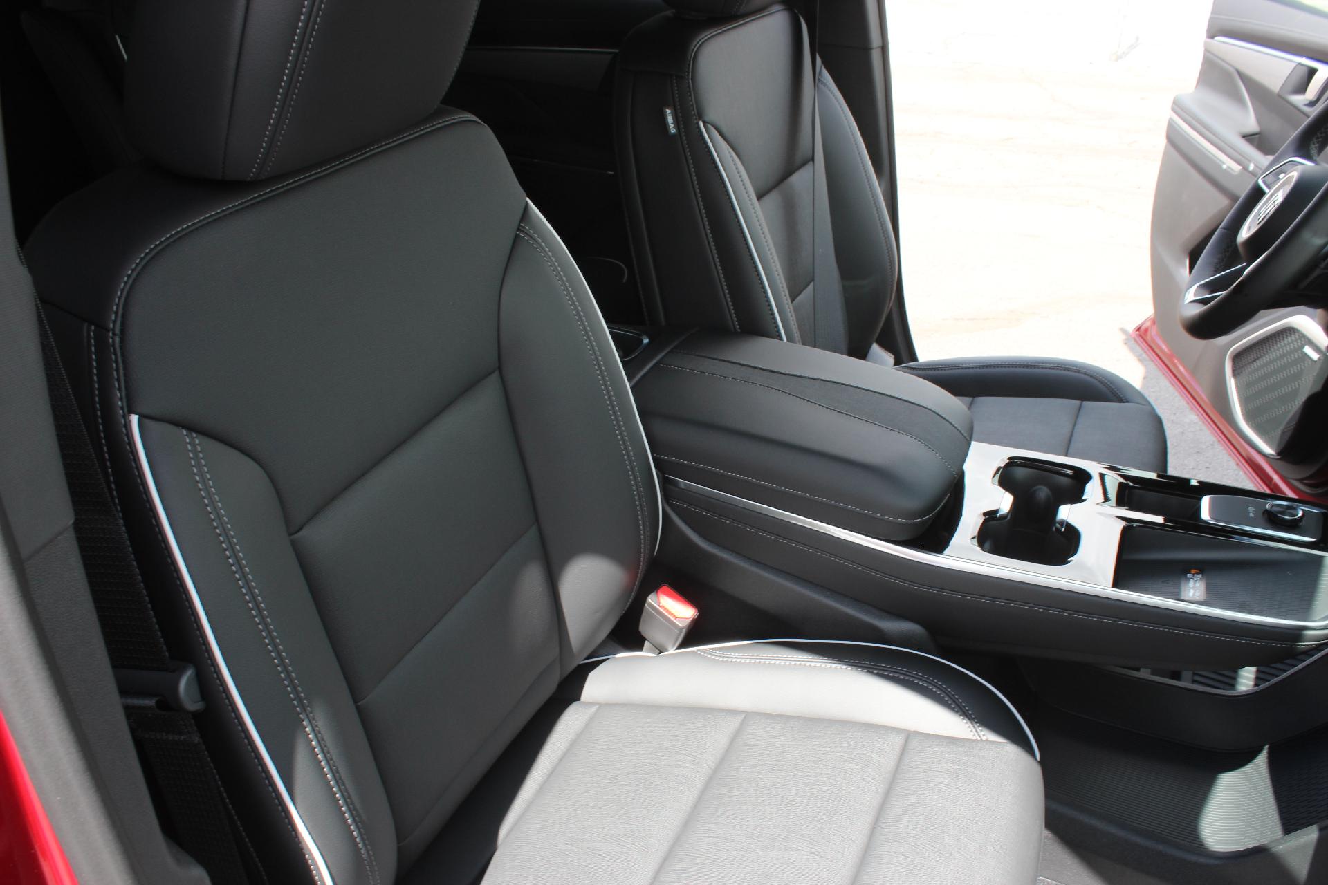 2025 Buick Enclave Vehicle Photo in AURORA, CO 80012-4011