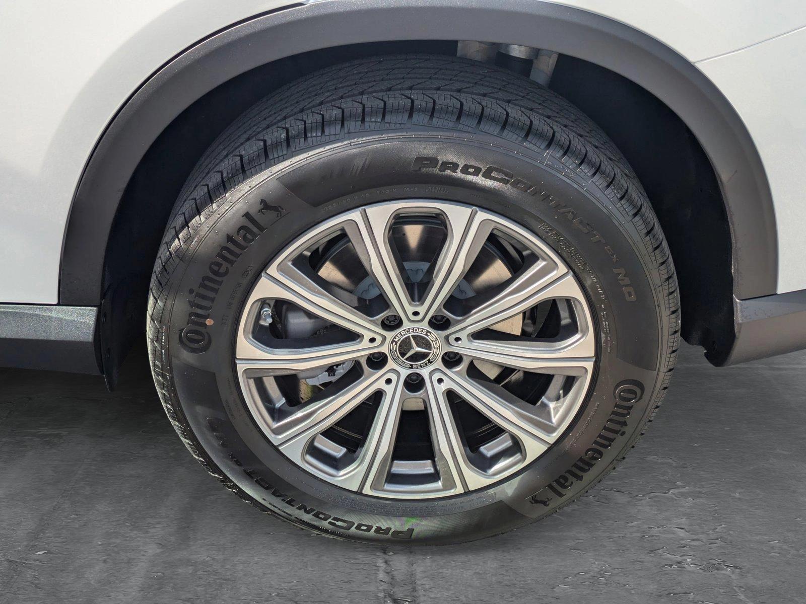 2025 Mercedes-Benz GLC Vehicle Photo in Sarasota, FL 34231