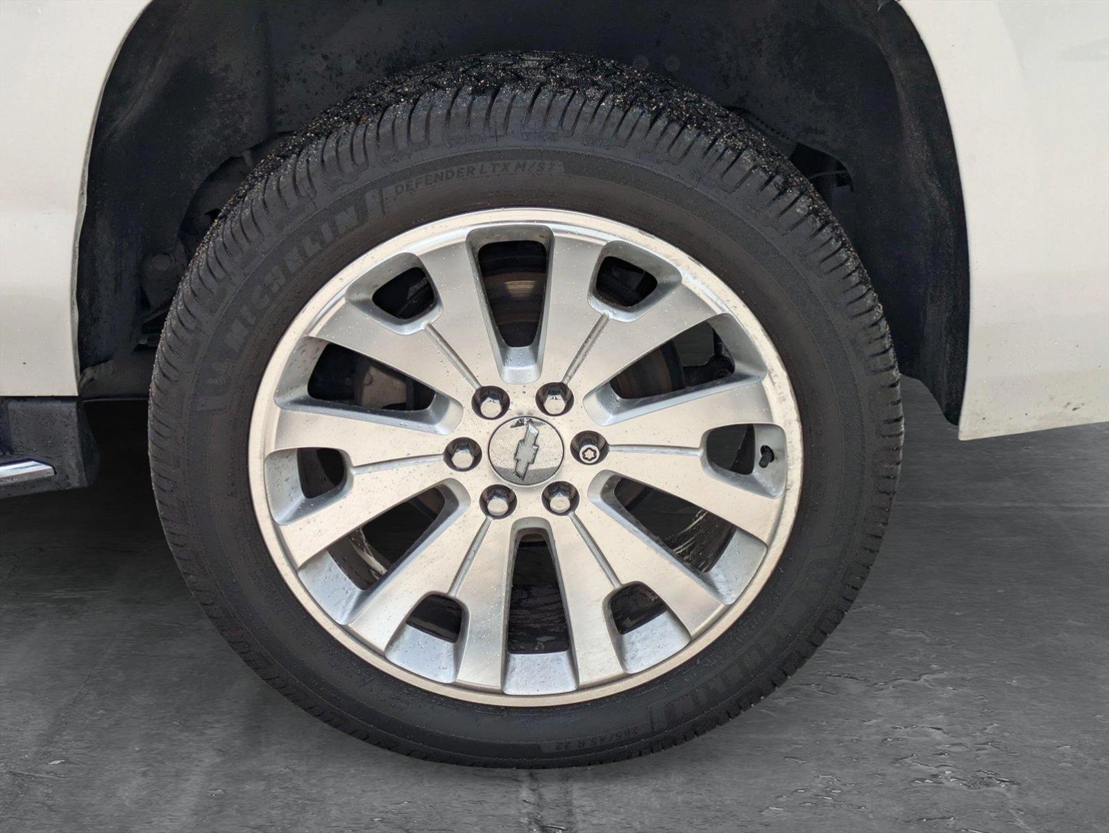 2018 Chevrolet Suburban Vehicle Photo in GREENACRES, FL 33463-3207