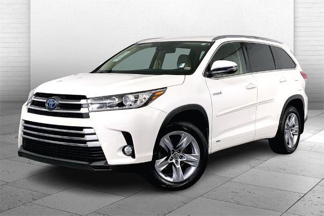 2017 Toyota Highlander Vehicle Photo in Lees Summit, MO 64086