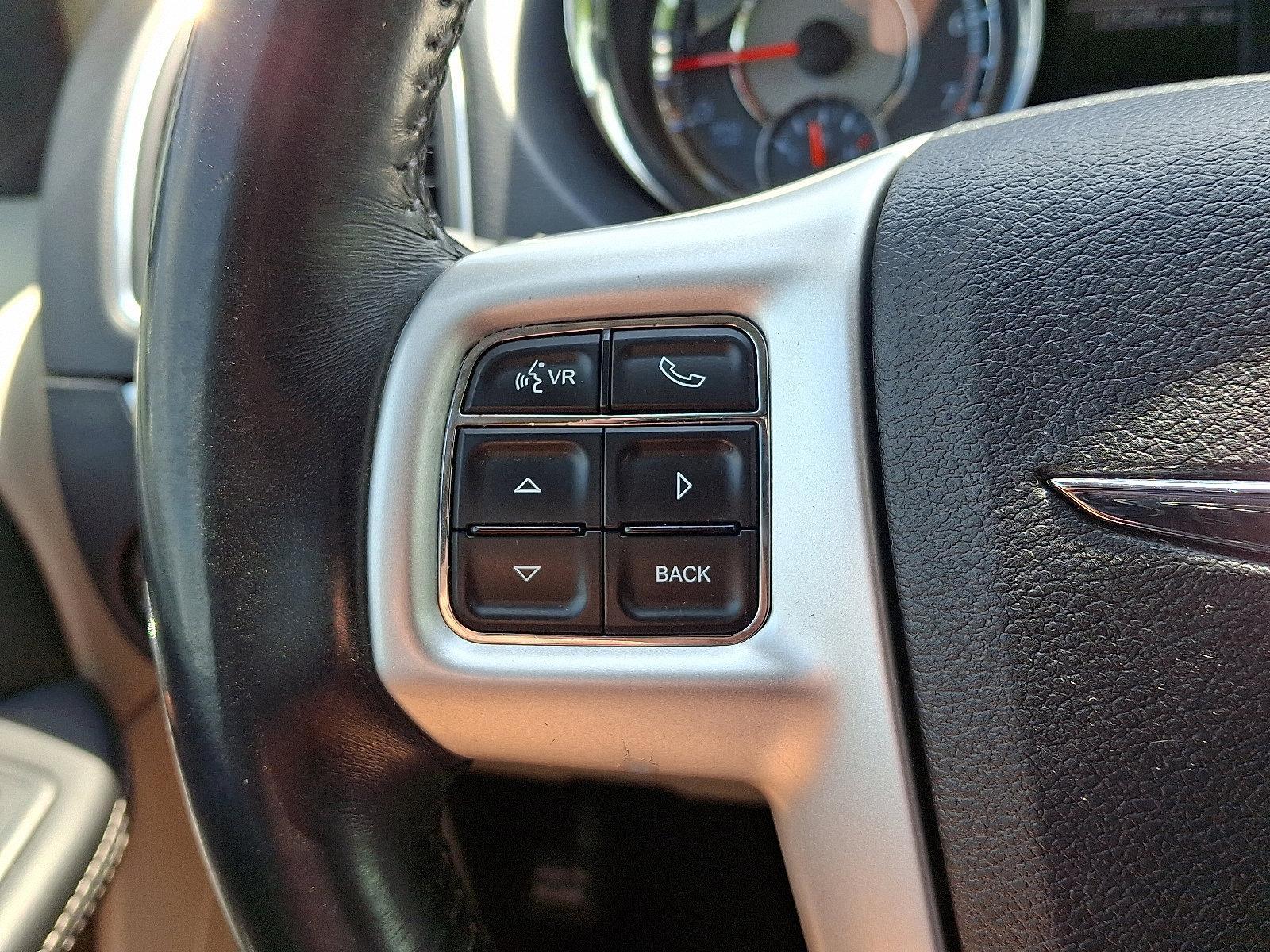 2016 Chrysler Town & Country Vehicle Photo in Harrisburg, PA 17111
