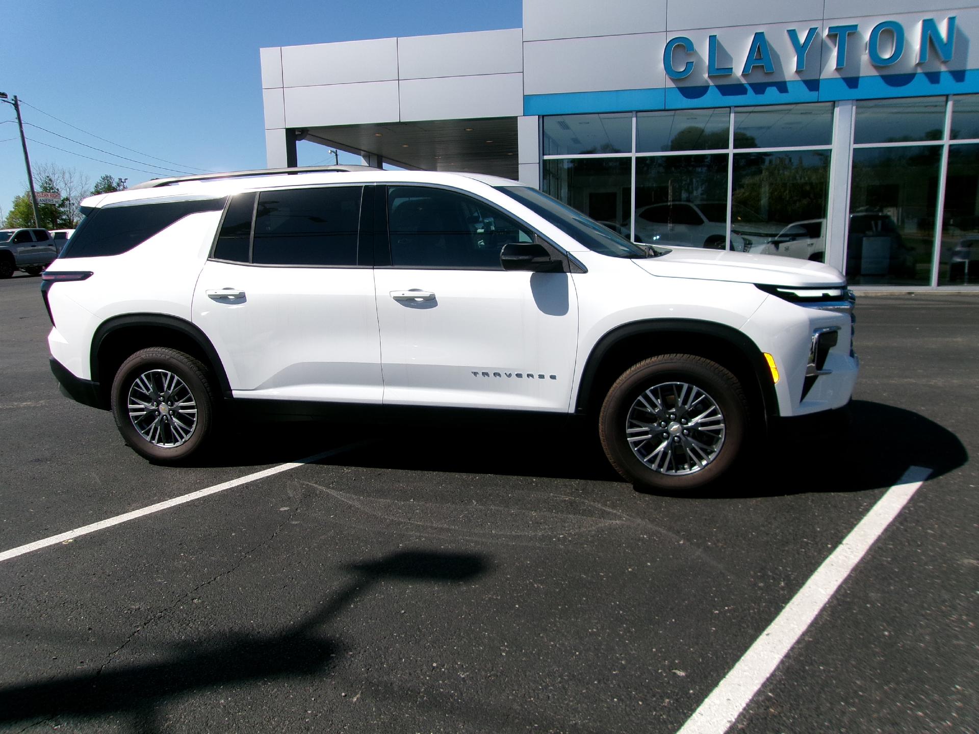 2025 Chevrolet Traverse LT FWD