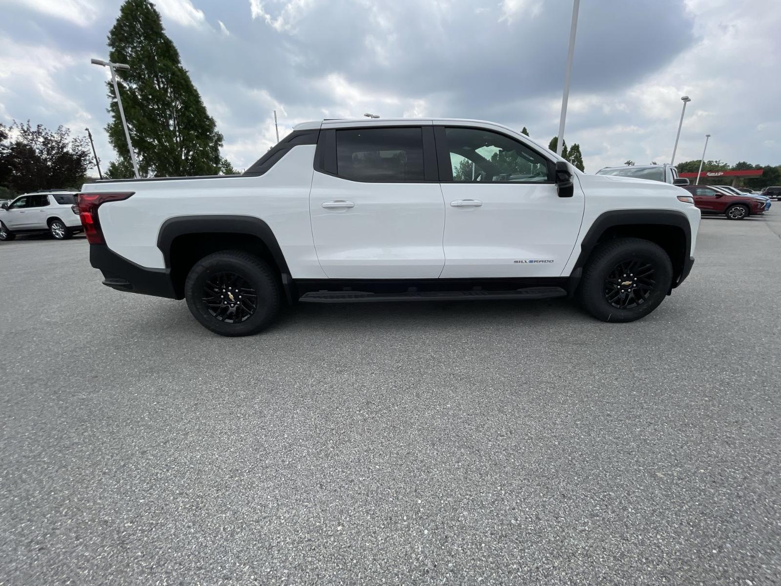 2024 Chevrolet Silverado EV Vehicle Photo in BENTONVILLE, AR 72712-4322
