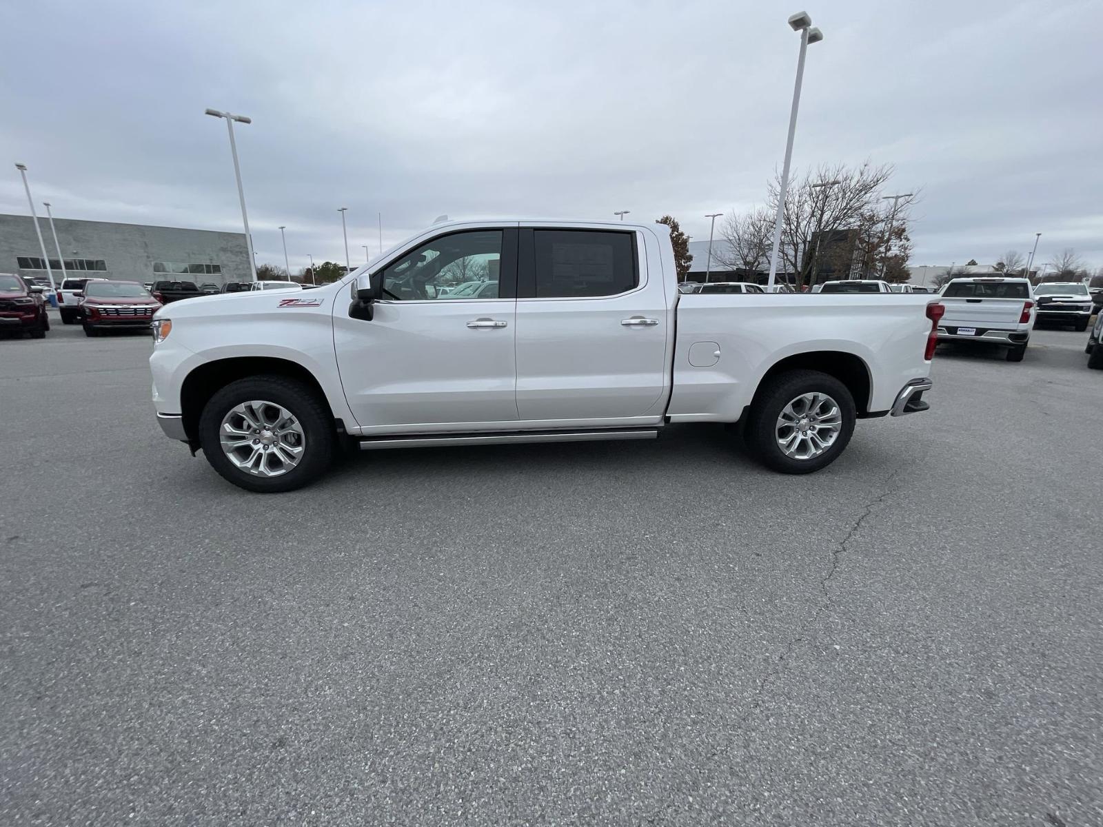 2025 Chevrolet Silverado 1500 Vehicle Photo in BENTONVILLE, AR 72712-4322
