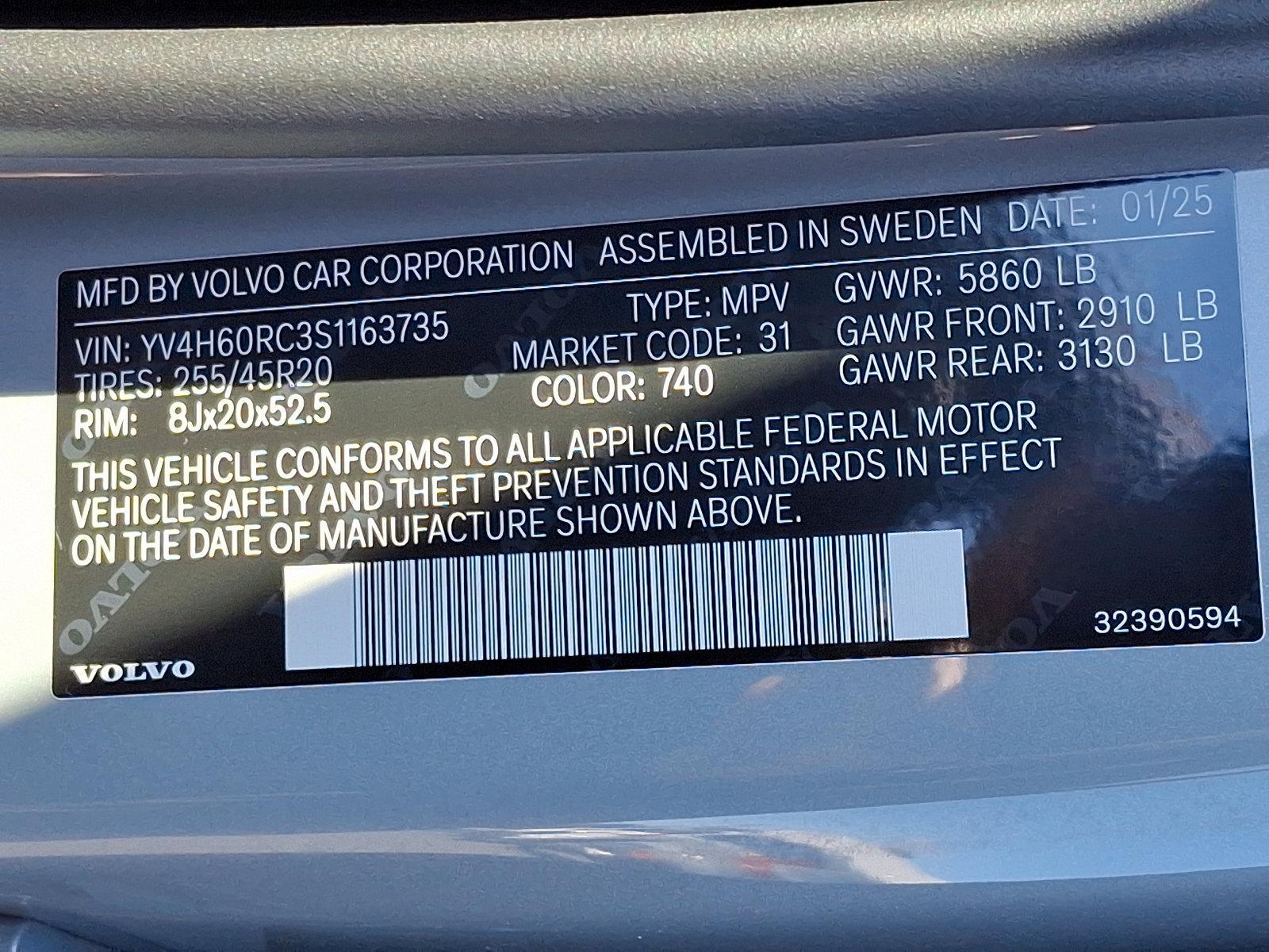 2025 Volvo XC60 Plug-In Hybrid Vehicle Photo in Trevose, PA 19053
