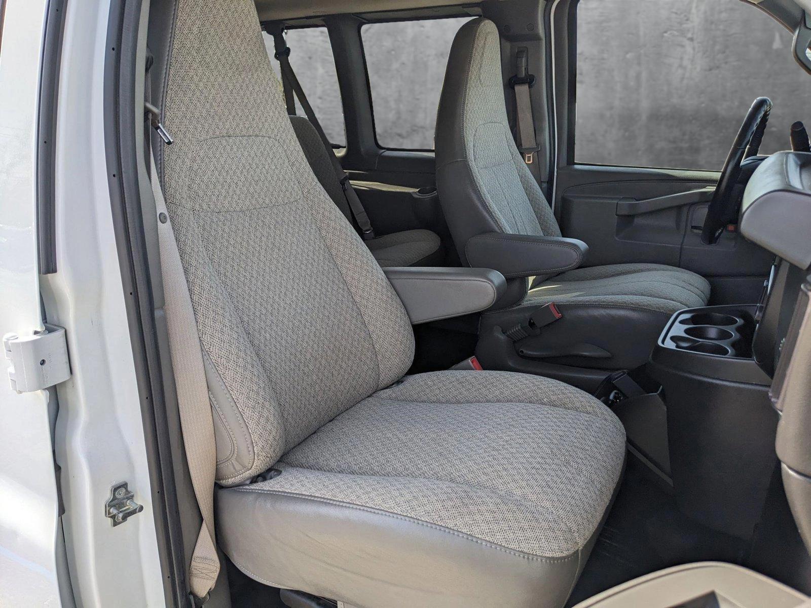 2023 GMC Savana Passenger 3500 Vehicle Photo in HOUSTON, TX 77034-5009