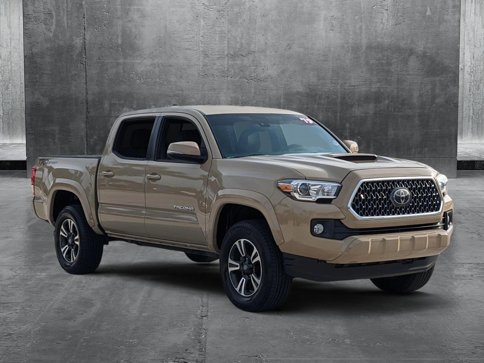 2019 Toyota Tacoma 2WD Vehicle Photo in Davie, FL 33331