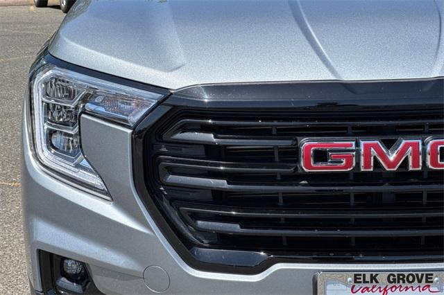 2023 GMC Terrain Vehicle Photo in ELK GROVE, CA 95757-8703