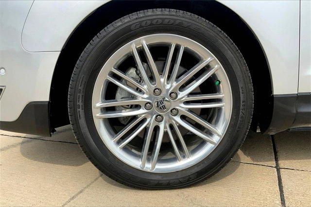 2019 Lincoln MKT Vehicle Photo in TOPEKA, KS 66609-0000
