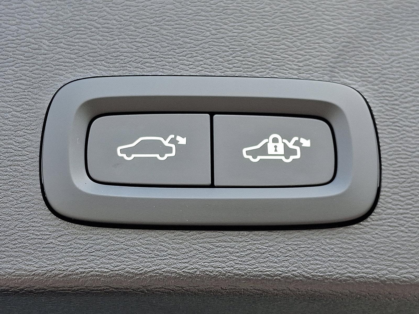 2025 Volvo XC40 Vehicle Photo in Lancaster, PA 17601