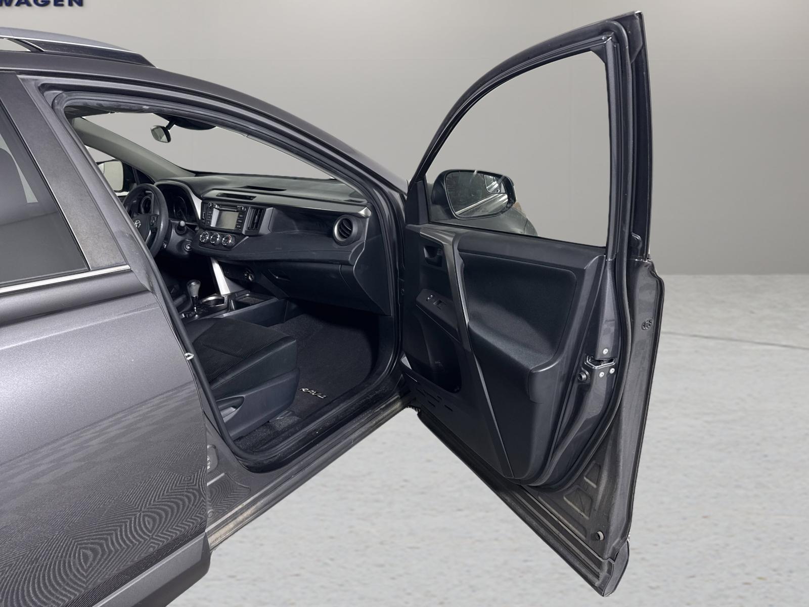 2017 Toyota RAV4 Vehicle Photo in Georgetown, TX 78626