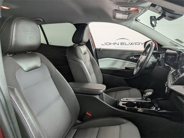 2024 Chevrolet Trax Vehicle Photo in ENGLEWOOD, CO 80113-6708