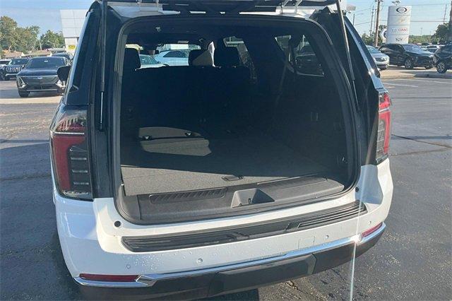 2025 Chevrolet Suburban Vehicle Photo in TOPEKA, KS 66609-0000