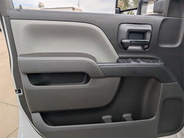 2024 Chevrolet Silverado Chassis Cab Vehicle Photo in ENGLEWOOD, CO 80113-6708