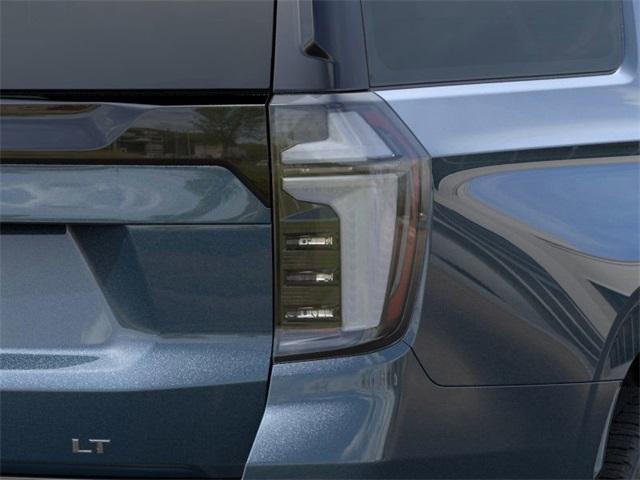 2025 Chevrolet Suburban Vehicle Photo in ENGLEWOOD, CO 80113-6708