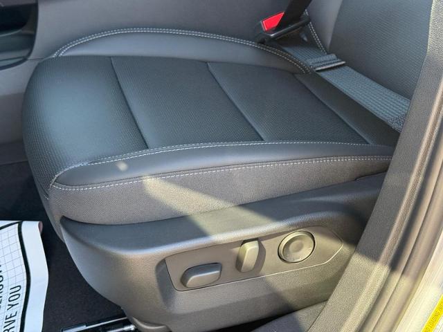 2025 Buick Envision Vehicle Photo in COLUMBIA, MO 65203-3903