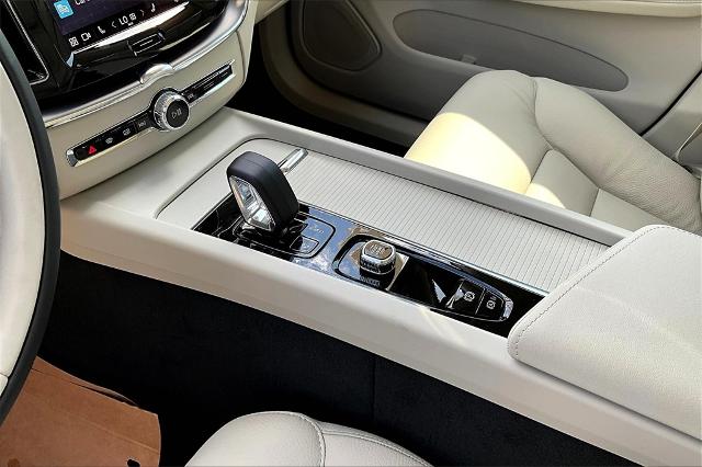 2025 Volvo XC60 Vehicle Photo in Grapevine, TX 76051