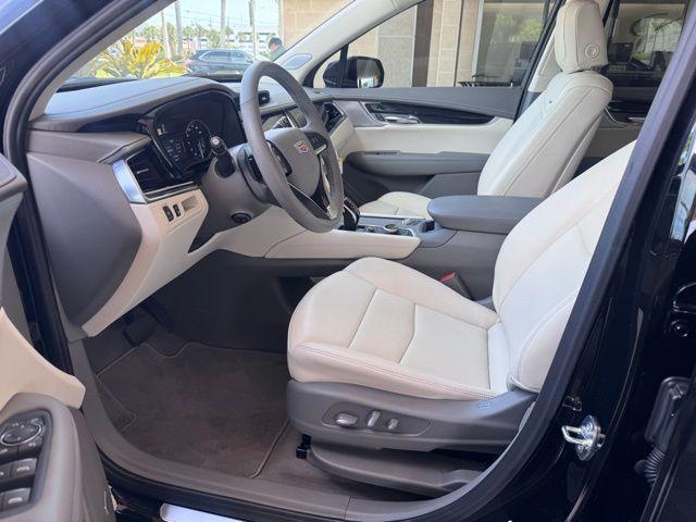 2025 Cadillac XT6 Vehicle Photo in DELRAY BEACH, FL 33483-3294