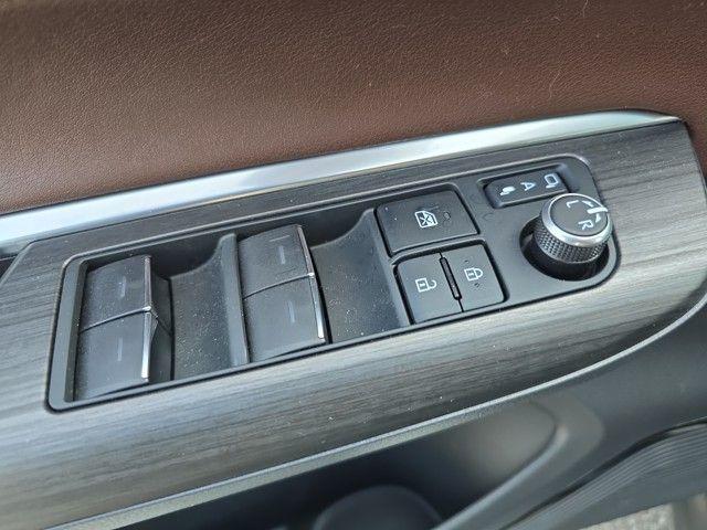 2024 Toyota Venza Vehicle Photo in Pleasant Hills, PA 15236