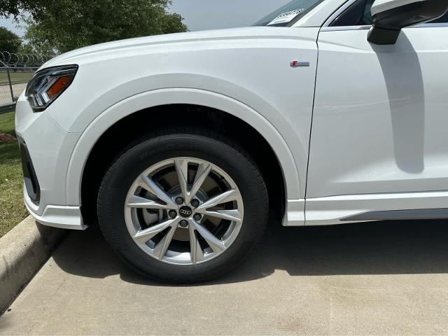 2025 Audi Q3 Vehicle Photo in HOUSTON, TX 77090