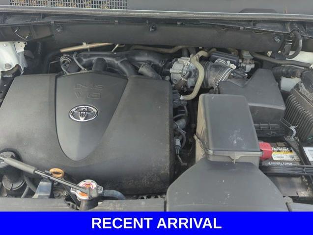 2019 Toyota Highlander Vehicle Photo in Merrillville, IN 46410