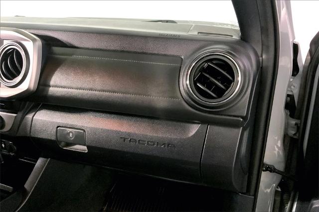 2019 Toyota Tacoma 4WD Vehicle Photo in Kansas City, MO 64114