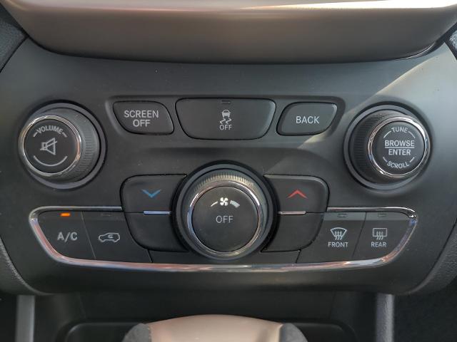 2017 Jeep Cherokee Vehicle Photo in Green Bay, WI 54304