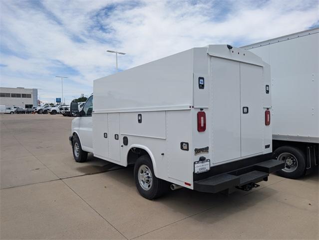 2025 Chevrolet Express Commercial Cutaway Vehicle Photo in ENGLEWOOD, CO 80113-6708
