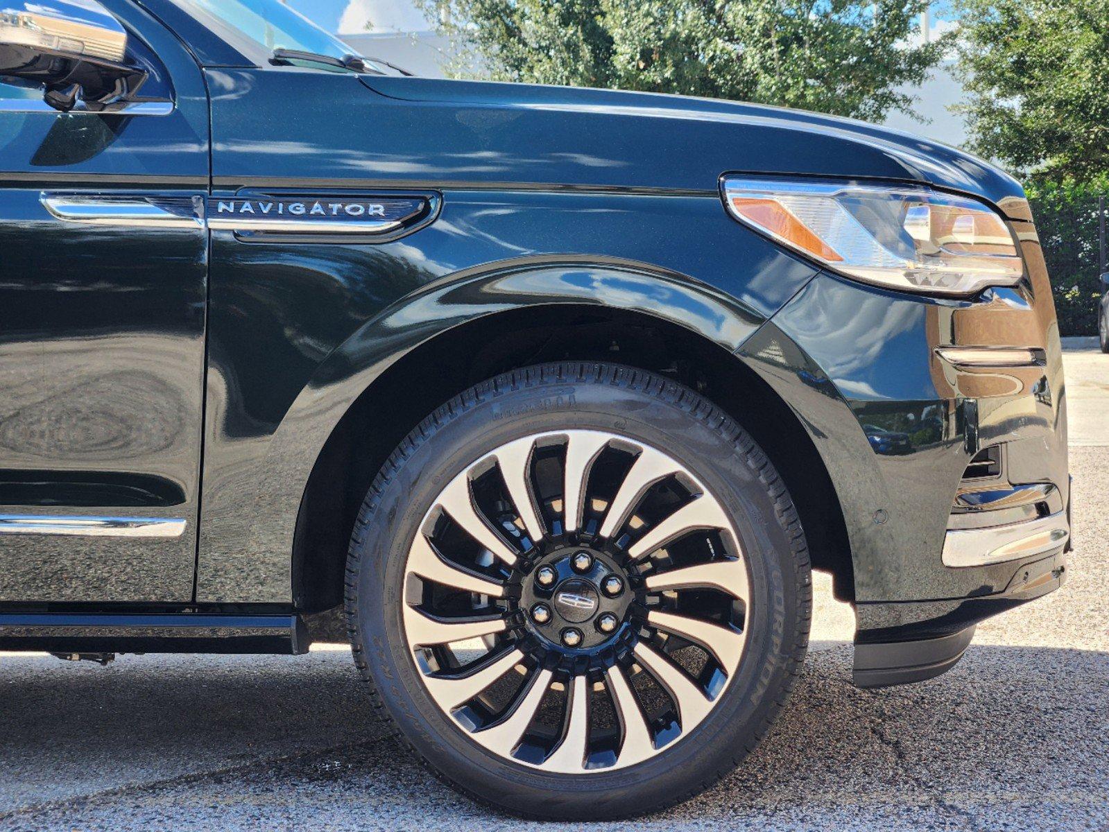 2023 Lincoln Navigator Vehicle Photo in HOUSTON, TX 77079