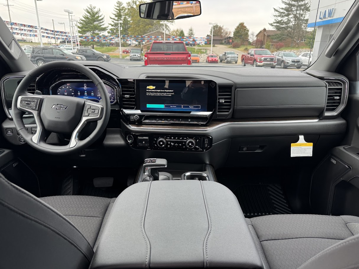 2025 Chevrolet Silverado 1500 Vehicle Photo in BOONVILLE, IN 47601-9633