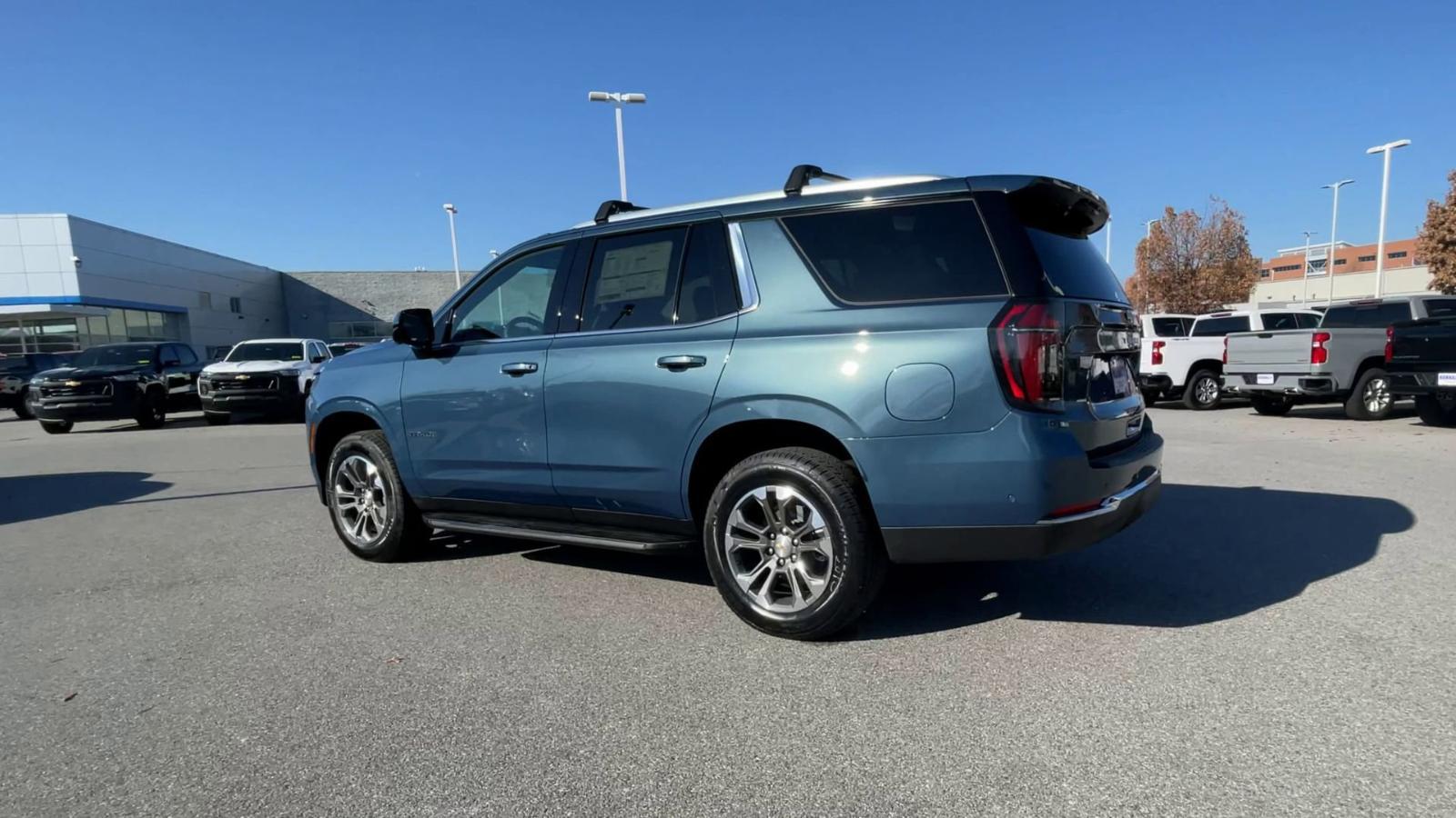 2025 Chevrolet Tahoe Vehicle Photo in BENTONVILLE, AR 72712-4322