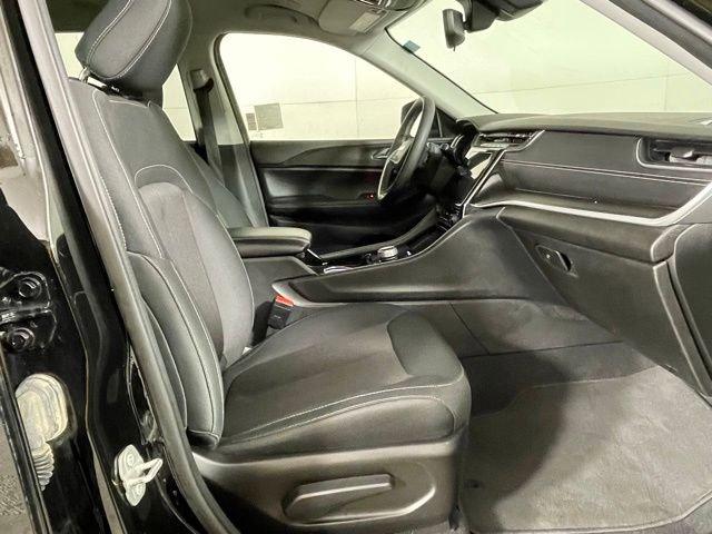 2023 Jeep Grand Cherokee L Vehicle Photo in PHOENIX, AZ 85014-3381