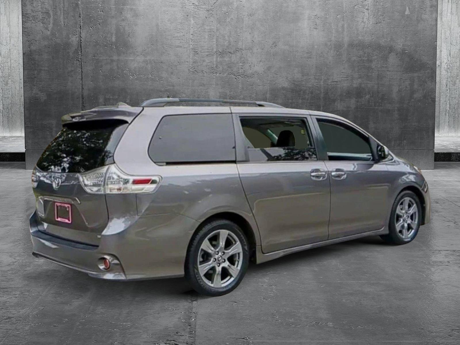 2019 Toyota Sienna Vehicle Photo in West Palm Beach, FL 33417