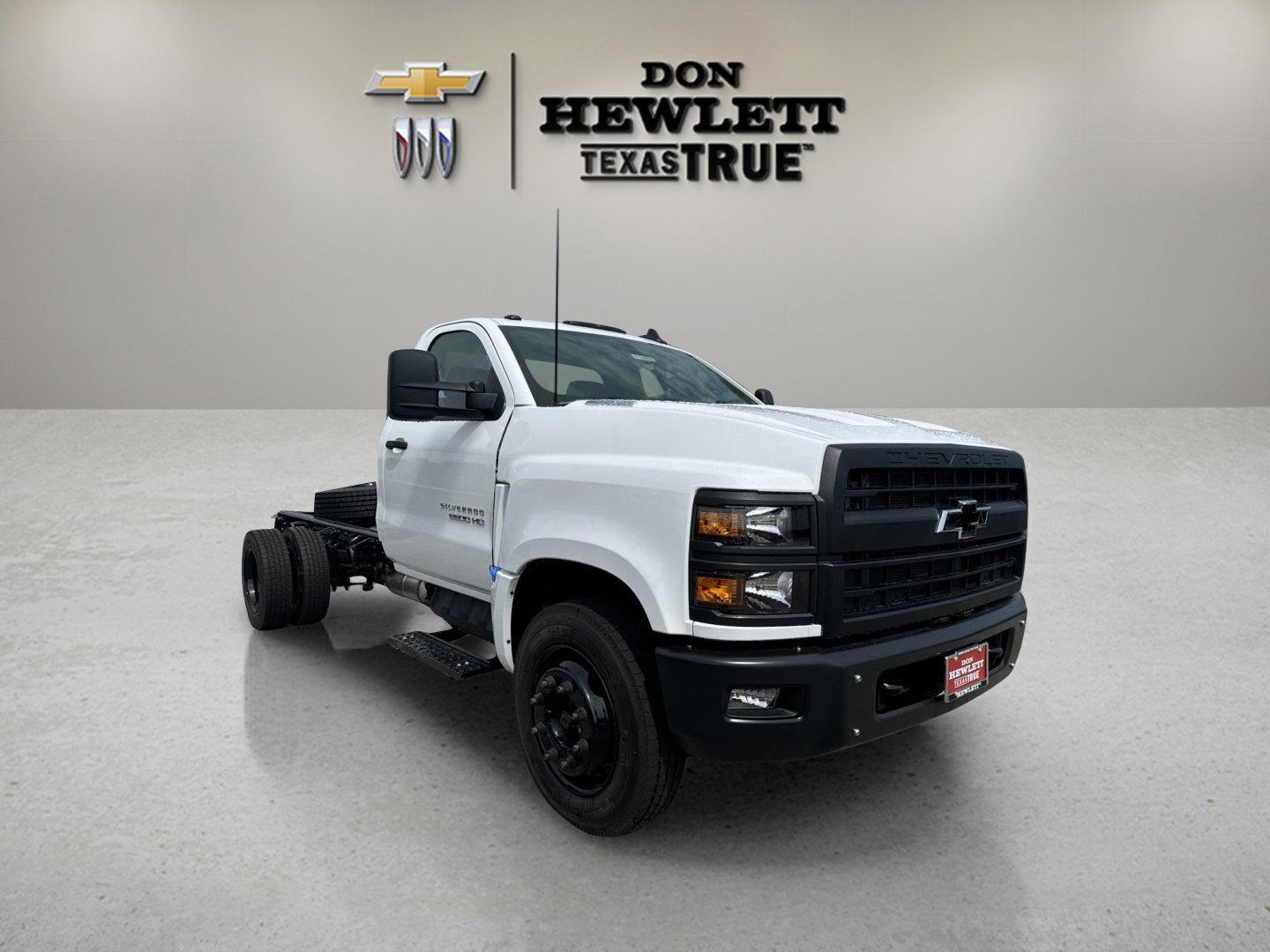 2024 Chevrolet Silverado 5500 HD Vehicle Photo in GEORGETOWN, TX 78626-7508