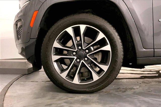 2021 Jeep Grand Cherokee L Vehicle Photo in KANSAS CITY, MO 64114-4502