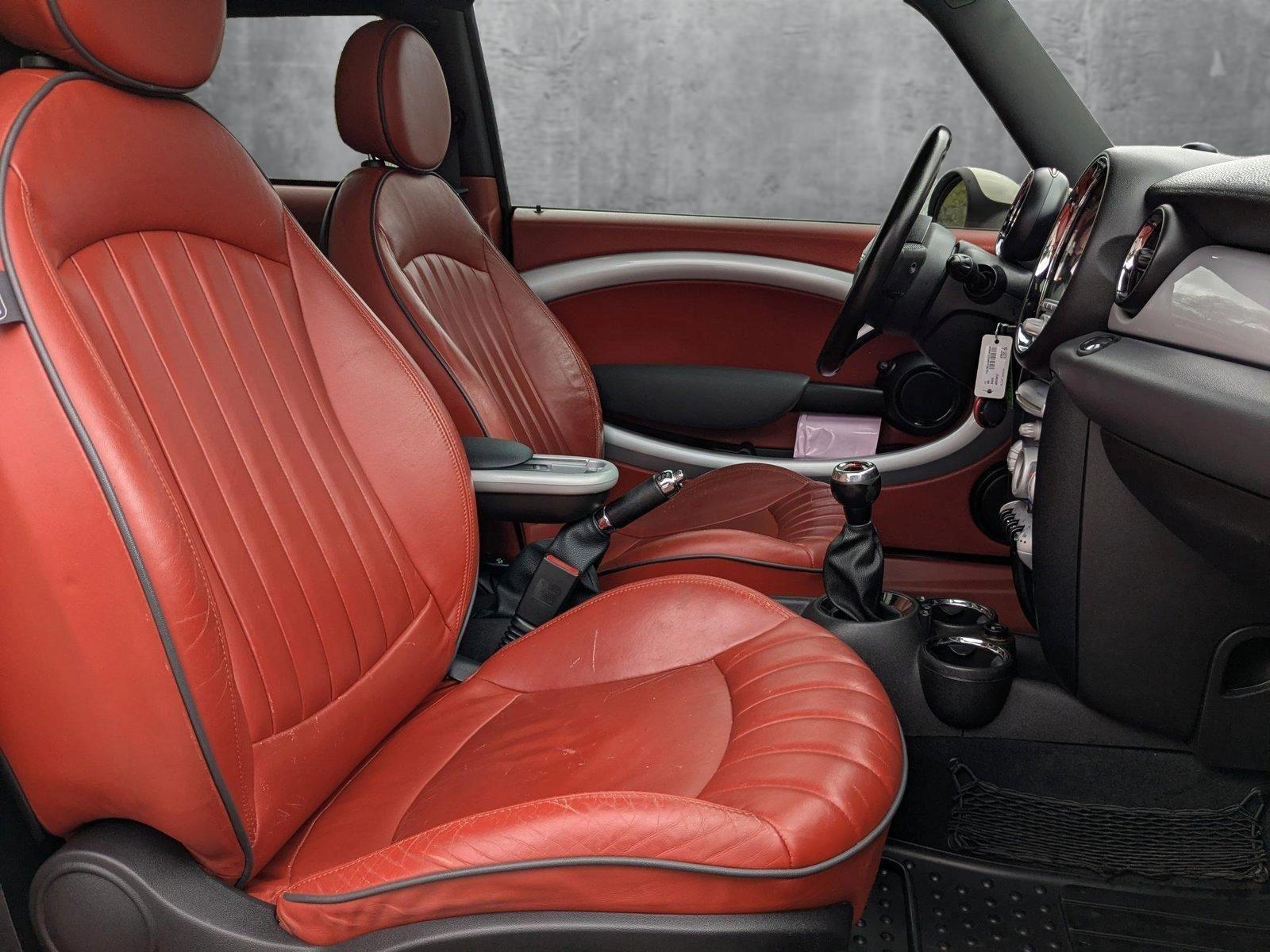 2009 MINI John Cooper Works Hardtop Vehicle Photo in Spokane Valley, WA 99212