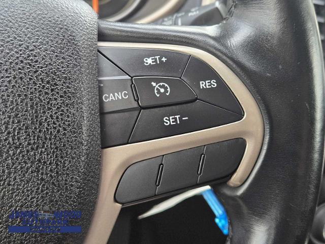 2016 Jeep Cherokee Vehicle Photo in DENTON, TX 76210-9321