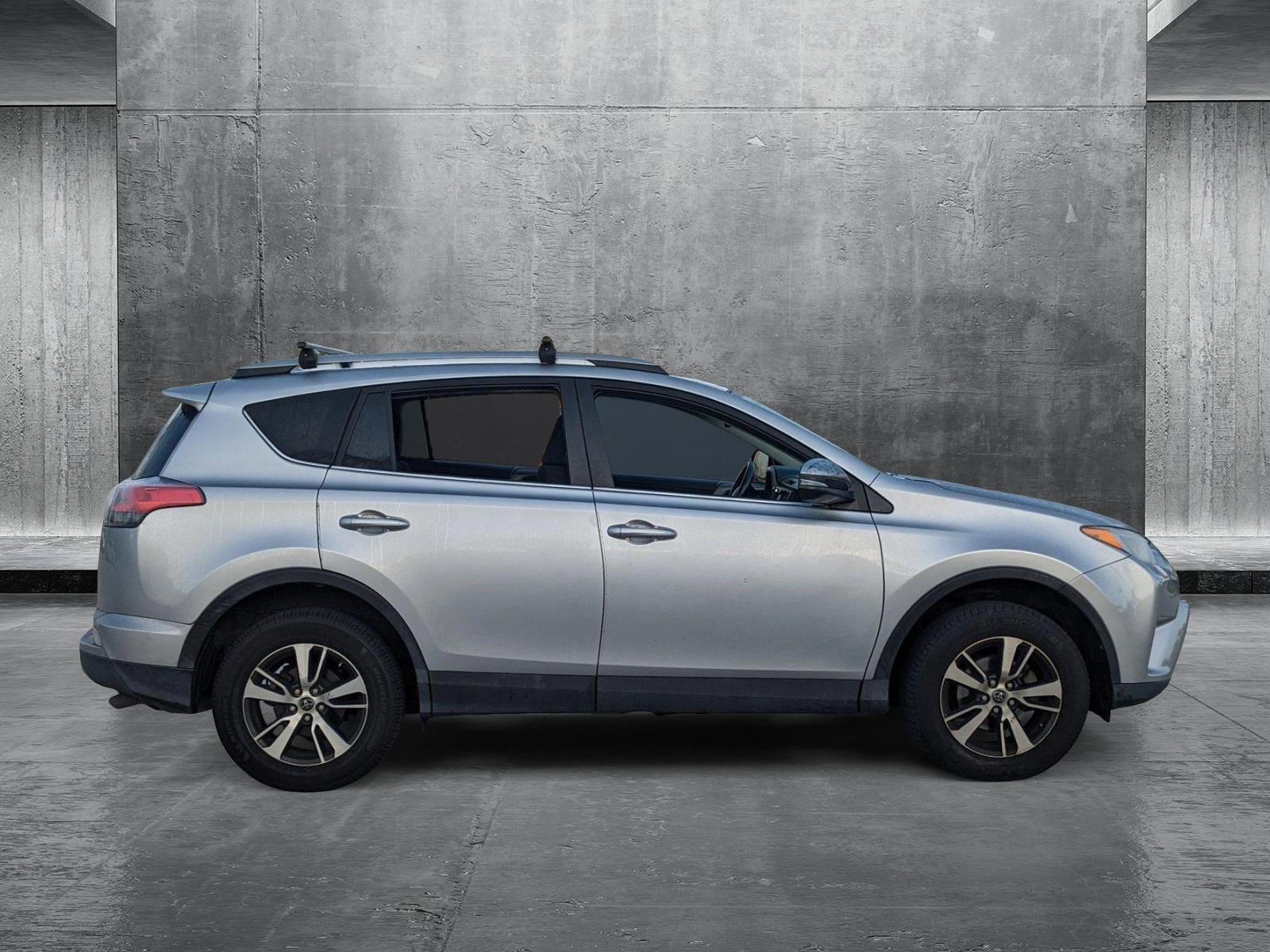 2018 Toyota RAV4 Vehicle Photo in Davie, FL 33331